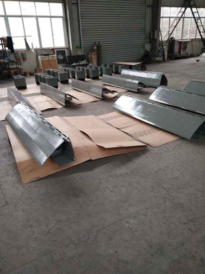 Hand Operate Mechanical Dock Leveler Edge Of Dock Plate Container Unloading