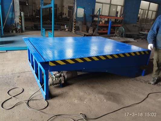 Logistic Warehouse Loading Equipment Custom-made 415V 10T 6' *7' Size Electric Dock Leveler