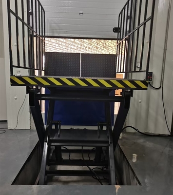 Warehouse Loading/Unloading Hydraulic Dock Lift, Handrail 1000mm For Handling Equipment Or Fork-lift