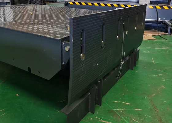 Pit Mounted Hydraulic Dock Levelers With Roll-Off Stop Lip For Safety While Forklift Working