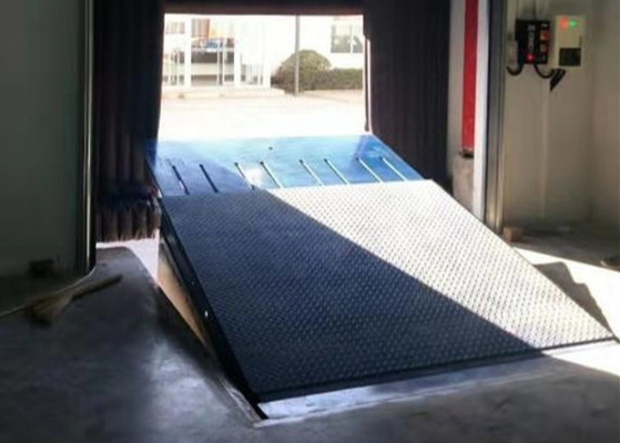 1000mm Telescopic Lip Hydraulic  Dock Leveler，Loading Dock Equipment For Truck Loading/Unloading